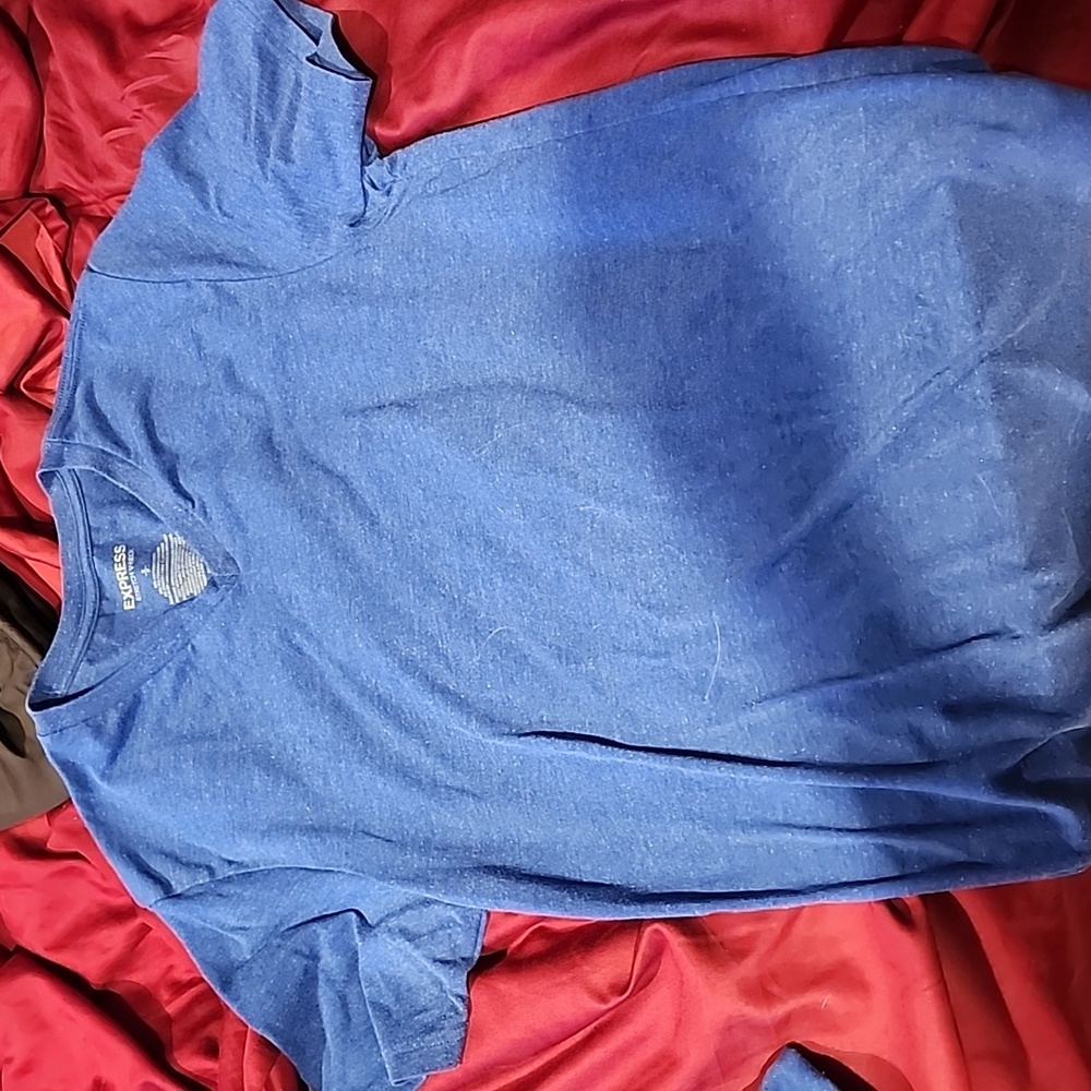 Express v neck